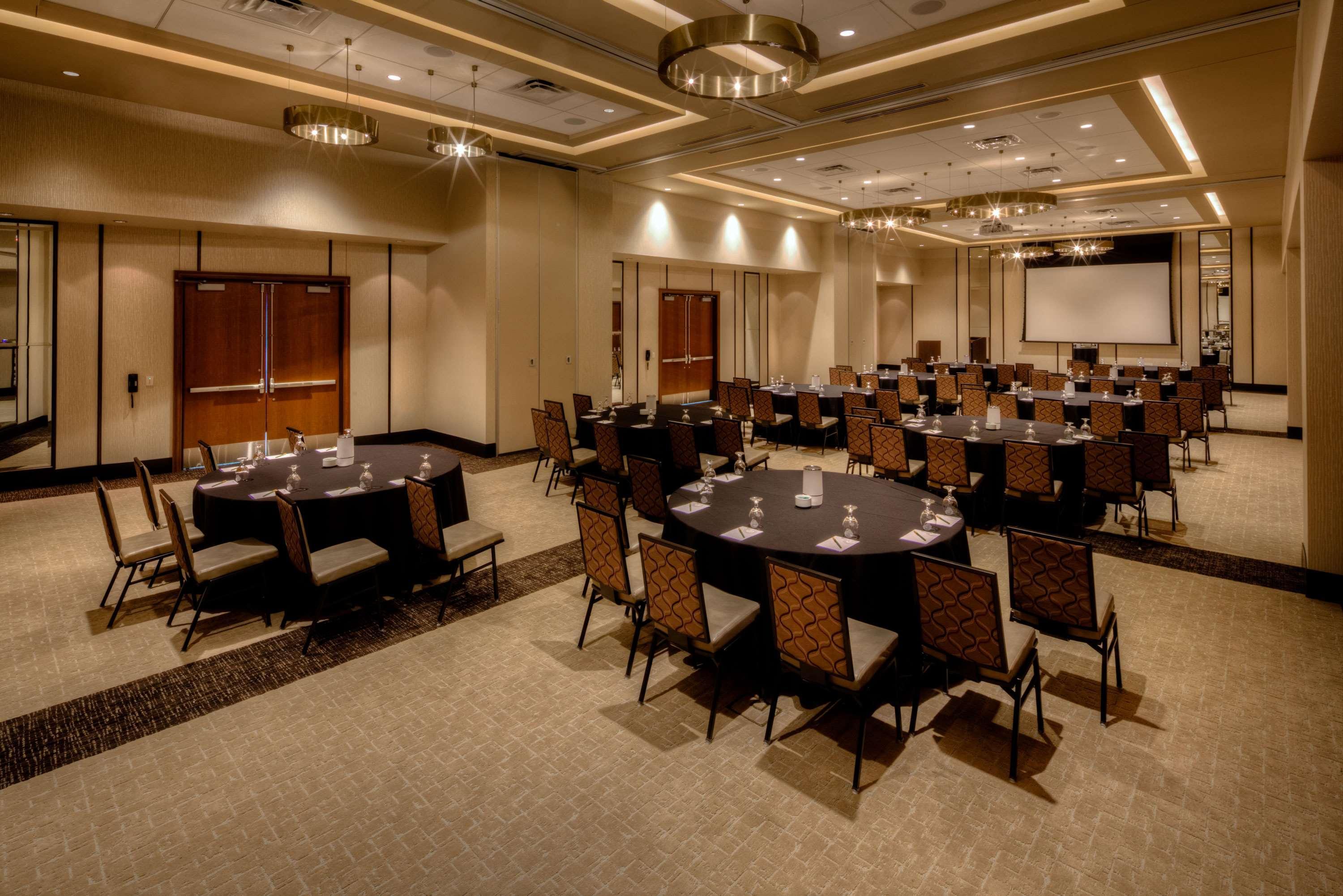 Hilton Garden Inn Virginia Beach Oceanfront Exterior photo