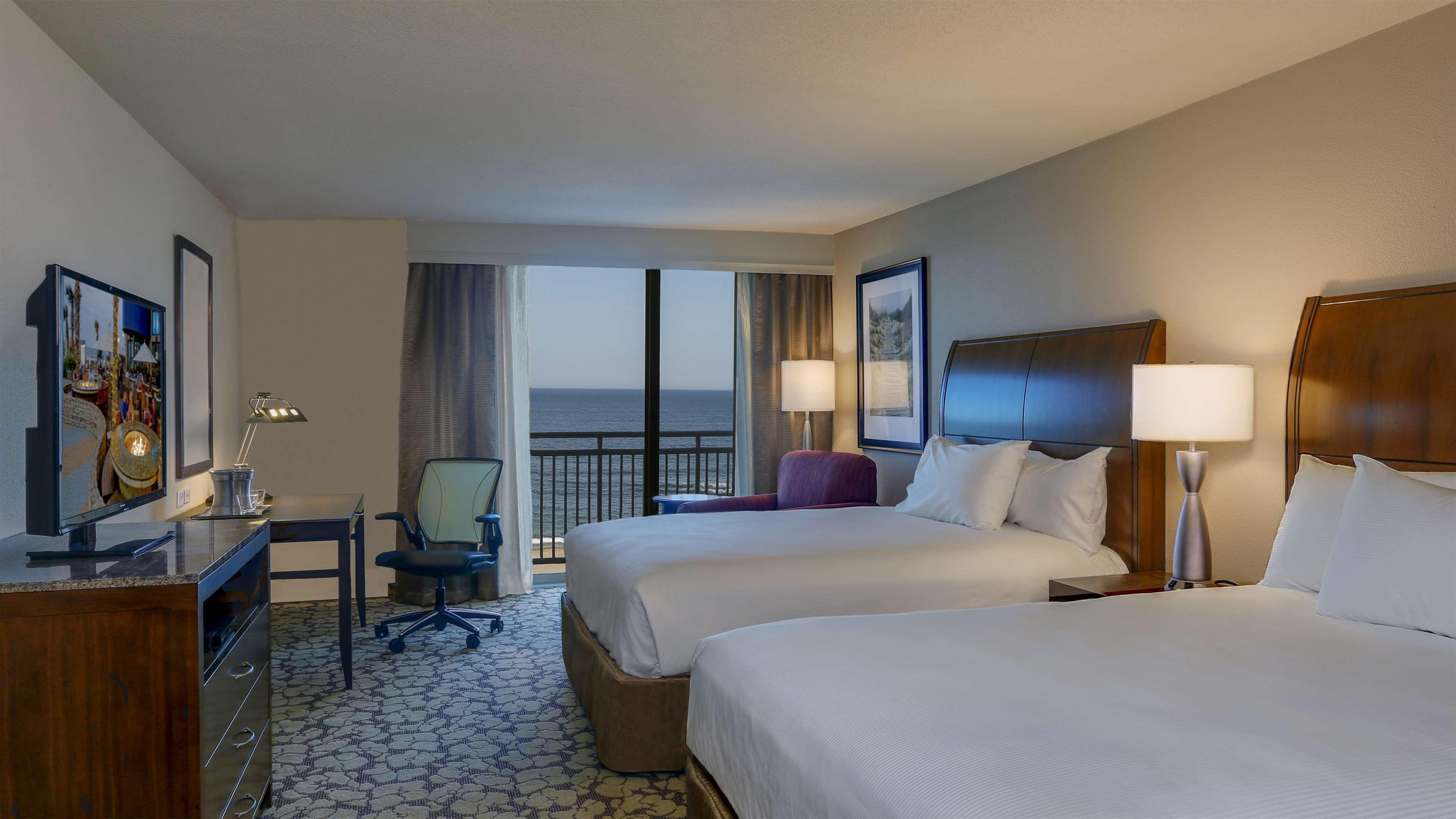 Hilton Garden Inn Virginia Beach Oceanfront Exterior photo