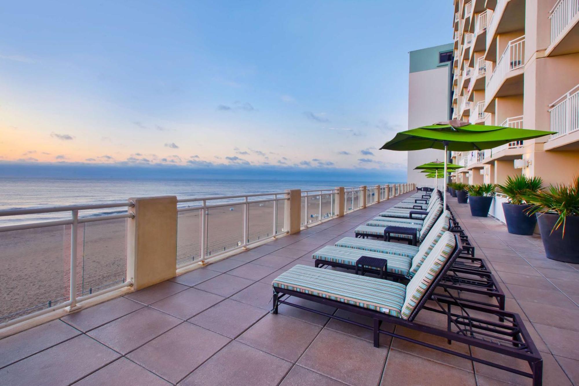 Hilton Garden Inn Virginia Beach Oceanfront Exterior photo